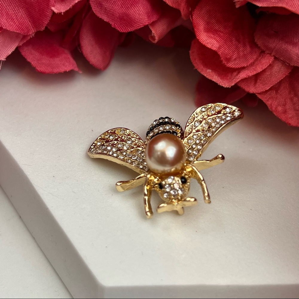 Golden Crystal Bumblebee Pearl Brooch Lapel Pin - Picture 9 of 16